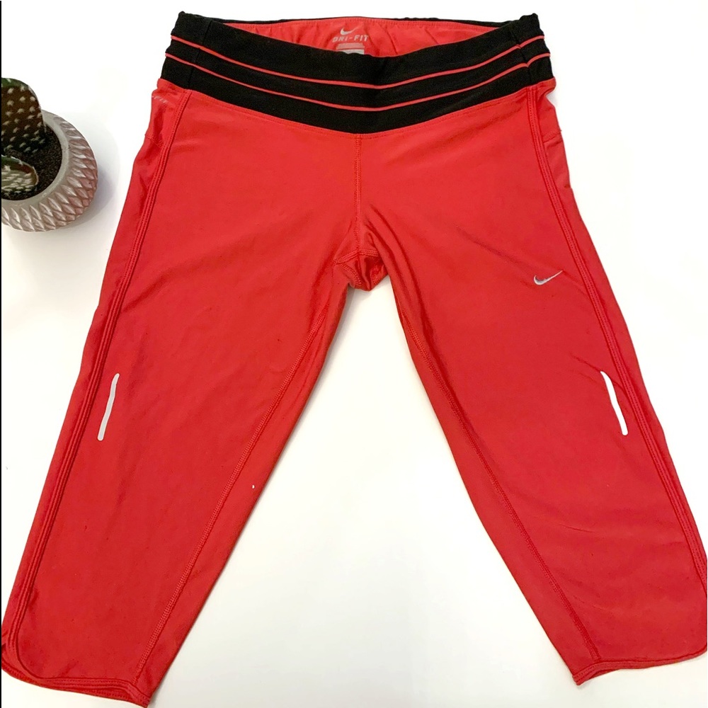 NIKE DRI-FIT CAPRI